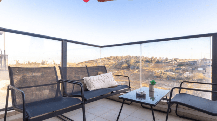 דירת 4 חדרים למכירה בשכונת הר חומה בירושלים ברחוב הרב חסדאי קרשקש . נוף מדהים רחוב שקט, רועי יהלום פאזל נכסים 0503935557